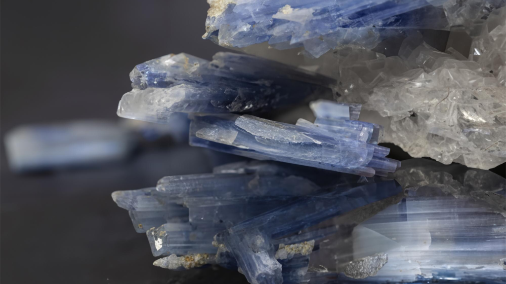 Kyanite 藍晶石
